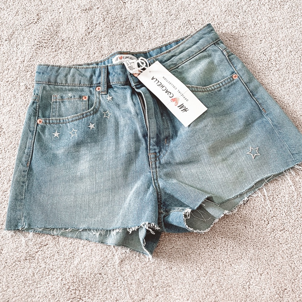 H&M x coachella star print Jean shorts - Picture 3 of 8